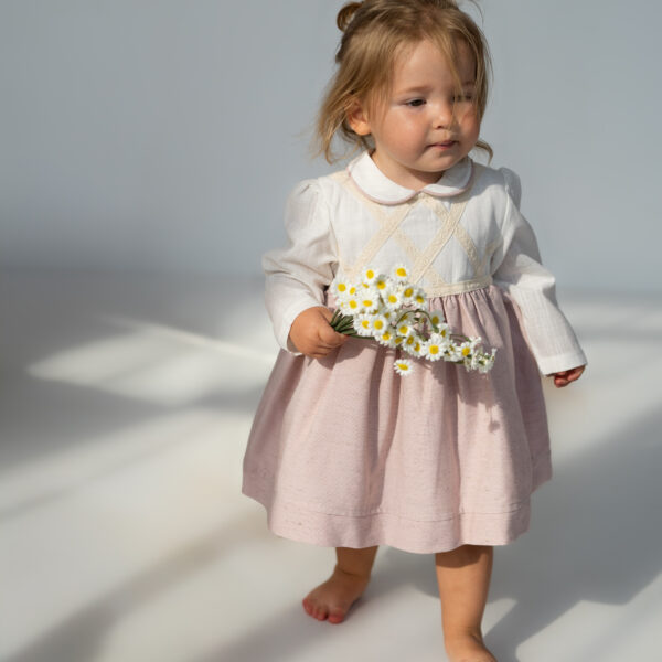 Rochiță bebe din bumbac cu dantelă