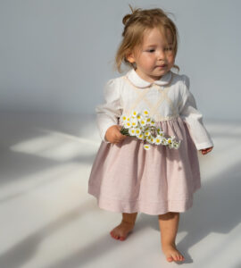 Rochiță bebe din bumbac cu dantelă