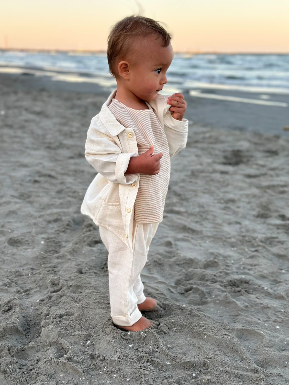 Set bebe din bumbac cu bluză, cămașă și pantaloni Set bebe din bumbac cu bluză, cămașă și pantaloni