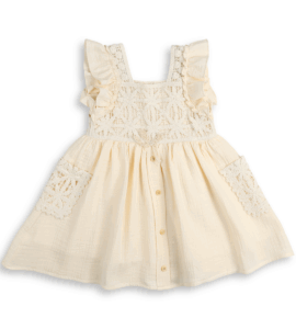 Rochiță bebeluși fete ivoire elegantă, cu bust din dantelă, volănașe pe umeri și buzunare decorative, realizată din bumbac moale pentru ocazii speciale