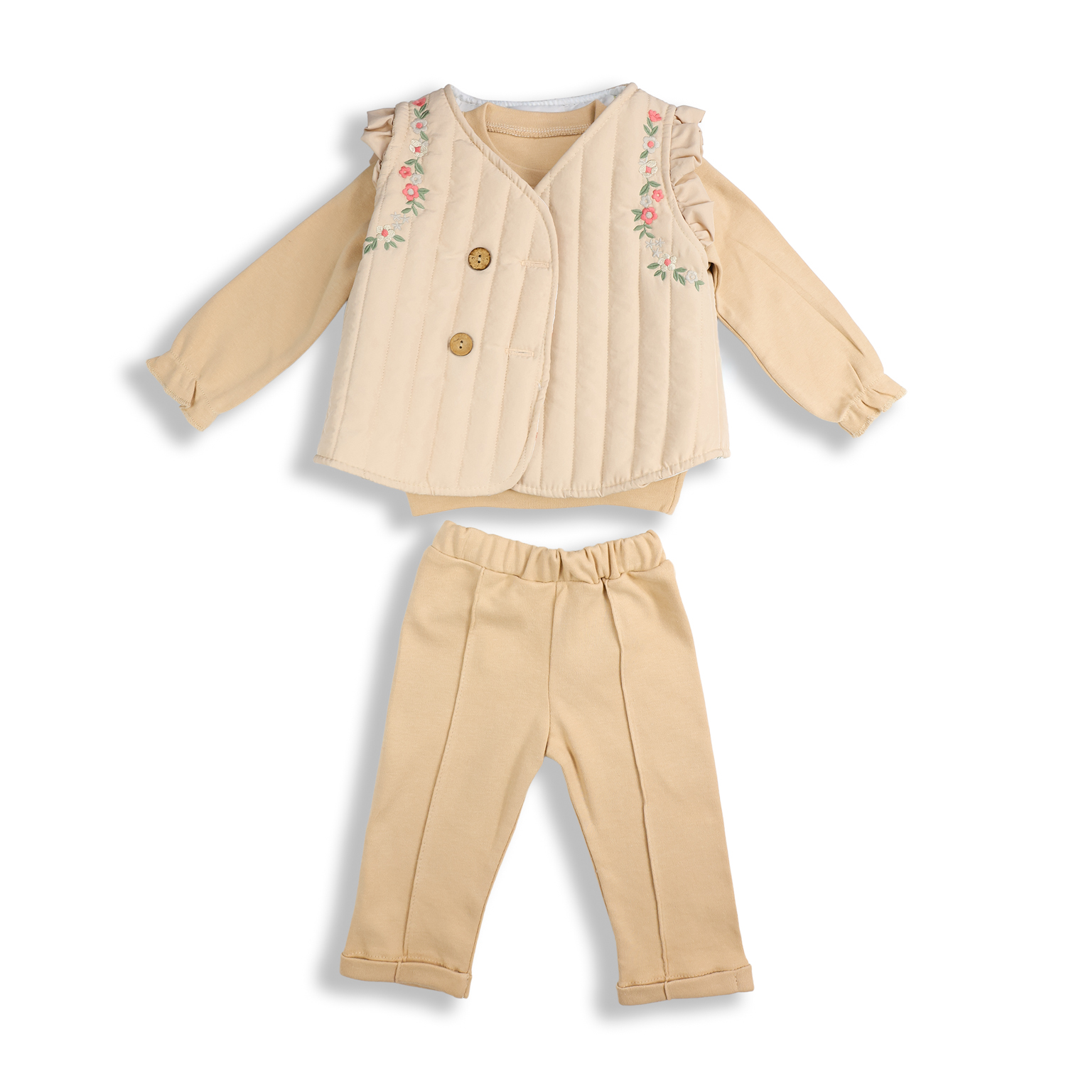 Set vestă cu broderie florală, bluză și pantaloni bebeluși – 3 piese Set 3 piese bebeluși fetițe, cu vestă bej matlasată brodată, bluză cu mânecă lungă și pantaloni bej, hăinuțe copii din materiale moi și confortabile