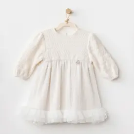 Rochiță crem elegantă pentru bebeluși cu bust tricotat și fustă din tull