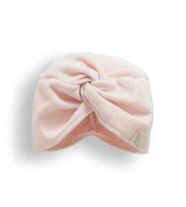 Căciuliță tip turban pentru bebeluși în culorile roz și bej