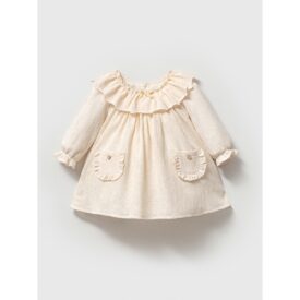 Rochiță crem pentru fetițe, cu guler mare brodat și buzunare cu volane, stil vintage.