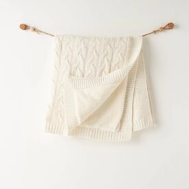Păturică tricotată, model împletit pentru bebeluși, crem - 85x100cm